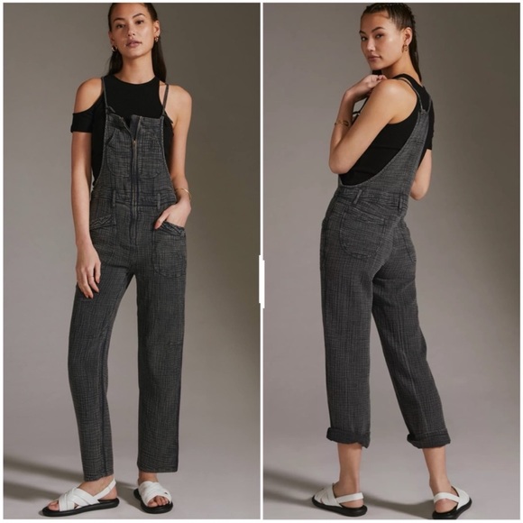 Anthropologie Pants - NWT Pilcro Jumpsuit. Gray in color. Size 28 petite.